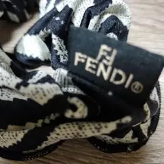 FENDI フェンディ ズッカ柄 シュシュ - メルカリ