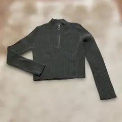 GU オリーブ ハイネック クロップドセーター　Mサイズ　ジップアップレディース