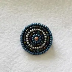 ハンドメイドビーズ刺繍ブローチ