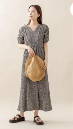 LIBERTYリバティ生地使用花柄ワンピーステチチ新品タグスイムダン