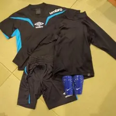 umbro サッカーウェアセット 黒/青 すねあて付き