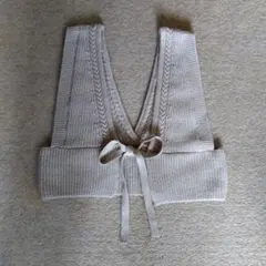 GU ベージュ Vネックニットベスト