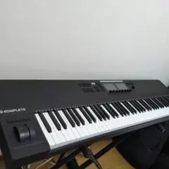 komplete kontrol S61 mk2 トランスファーID発行済 - メルカリ