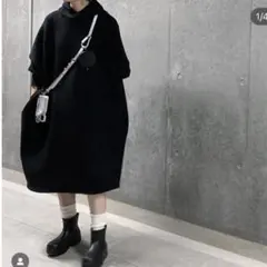 Kaam ブラックワンピース　フード付き