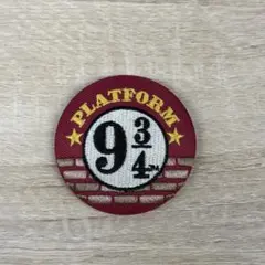 ハリーポッター 中国限定 スクエア缶バッジ トム 9点セット 刺繍缶バッジ】ハリー・ポッター 9と3/4番線 缶バッジ - メルカリ