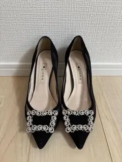 DIANA ビジュー付きブラックパンプス　22.5cm