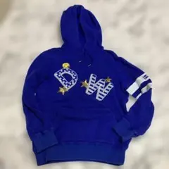 青いニットフーディ