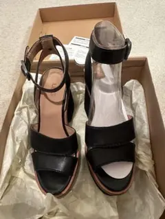 UGGブラック夏のウェッジヒールサンダル新品未使用定価24200円