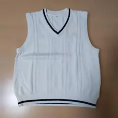 Vネック　ベスト　ホワイト