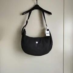 マリークワント　ワンポイント刺繍 ナイロン ショルダーバッグ　ブラック　新品