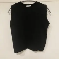 新品　シニカル　ベスト　黒　ニット