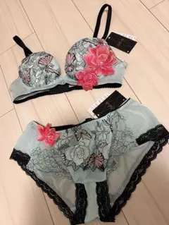 Item thumbnail for item 8dd81f57-d085-47ec-bde5-48318c4e9fe4