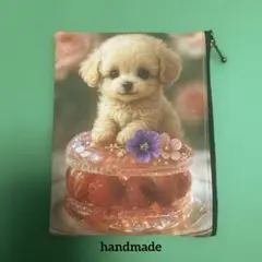 ⭕️感謝セール‼️レアパネル生地　いちごマカロントイプードル両面ポーチハンドメイド