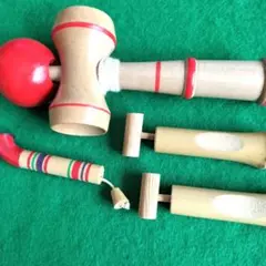 昔懐かしい木製 おもちゃ　けん玉 　ミニサイズ水鉄砲他のサムネイル