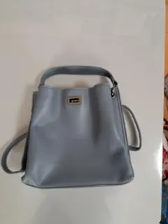 ライトグレー ショルダーバッグ 合成皮革