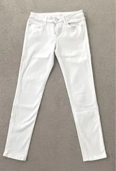 ユニクロ　レディース　ホワイト ウルトラストレッチジーンズ 24インチ（61㎝）