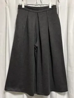 ダークグレー　ワイドパンツ