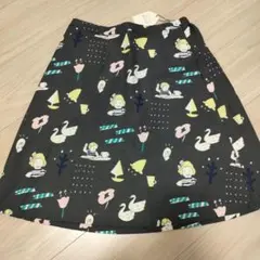 新品未使用 Мサイズ　スカート POUDOUDOU 黒 柄物 膝丈　レトロ