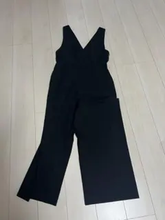 【美品】UNIQLOジャンプスーツ Vネックサロペット Mサイズ