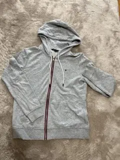 TOMMY HILFIGER グレー フード付きパーカー
