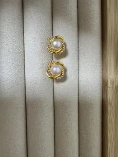 パール装飾 ゴールドカラー スタッドピアス