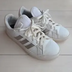 adidas ホワイト スニーカー 23.0cm