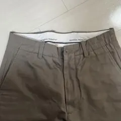 universal products チノパン