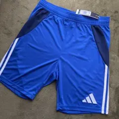 adidas 青 ハーフパンツ ネイビーアクセント