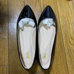 黒 ポインテッドトゥ フラットシューズ