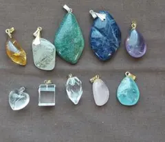 未使用　天然石ペンダントトップ　10個セット