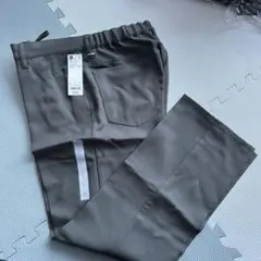 GU センタープレスストレートパンツ　ダークグレーLサイズ新品タグ付き