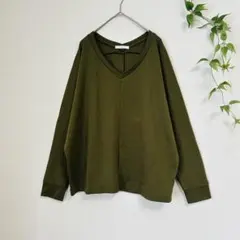 良品✨ レトロガール ドルマンスリーブ Vネック カットソー 【 M 】カーキ