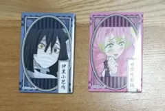 鬼滅の刃　伊黒小芭内 甘露寺蜜璃 バッジ 2個セット