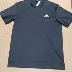 adidas 黒 Tシャツ シンプル