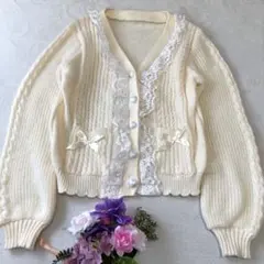 レース＆リボン付きカーディガン　ハートボタン　オフホワイト　ケーブル編み　白