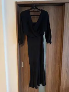 ブラック長袖ニットワンピース リップサービス