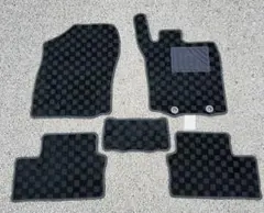 トヨタ ライズ A200 HV フロアマット 新品 - メルカリ