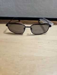 ブラック メタルフレーム サングラス