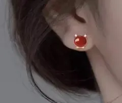 猫型と金魚型の赤色ピアスセット