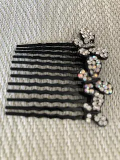 蝶モチーフ ブラックヘアピン