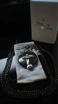 Vivienne Westwood ネックレスライター着火確認済み ガス抜き発送