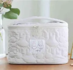 新品未開封 ミッフィー シルエット柄キルティングがかわいい バニティポーチ