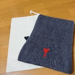 【大人気】AMI PARIS グレー マフラーのサムネイル