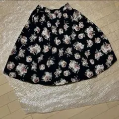 ひざ丈スカート　花柄　ブラックのサムネイル