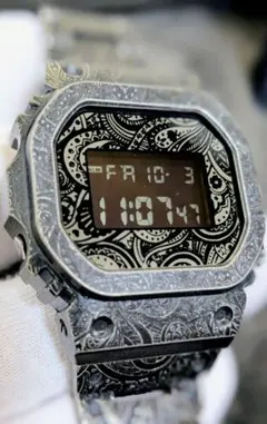 【新品】DW5600　ペイズリーゴールドフルメタルカスタム　クオーツ G-SHOCK 30周年モデル 電波ソーラー ペイズリーゴールド - メルカリ