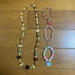 カラフルビーズネックレスとブレスレットセット
