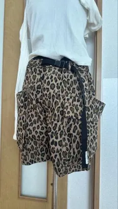 【美品、未使用】アンライバルド メンズ ショートパンツ レオパード柄のサムネイル