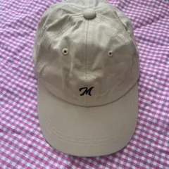 キャップ　ベージュ　Mロゴ