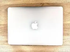 【美品】MacBook Air 13インチ 2013 / 256GB / US 2013 Apple MacBook Air Laptop 13-inch – 1.7GHz Intel i7 8GB