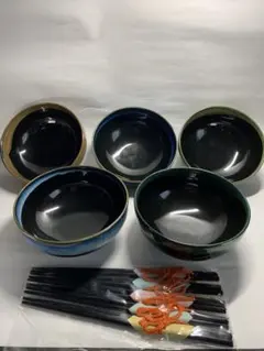 三洋陶器製 五釉箸、箸置き付多用丼揃セット